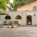Depandance Con Giardino شقة